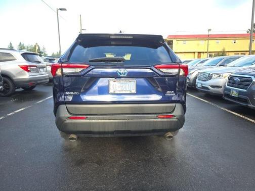 2022 Toyota RAV4 Hybrid XLE Premium