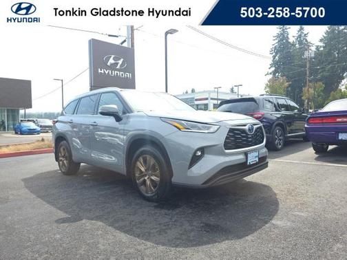 2022 Toyota Highlander Hybrid XLE