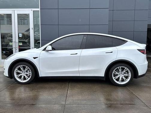 Pearl White Multi-Coat 2021 Tesla Model Y Long Range Dual Motor All-Wheel Drive