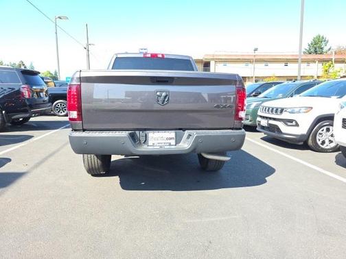 2024 RAM 1500 Classic Warlock Crew Cab 4x4 5'7' Box