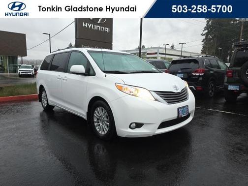 2013 Toyota Sienna XLE