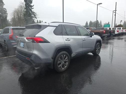 2022 Toyota RAV4 Hybrid XLE Premium