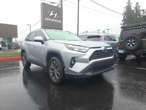 2022 Toyota RAV4 Hybrid XLE Premium