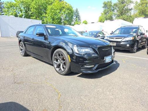 2022 Chrysler 300 Touring