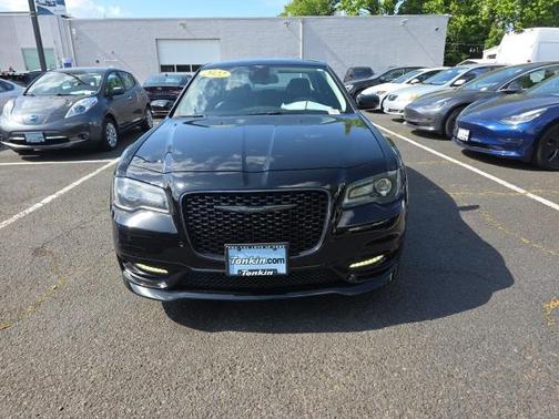 2022 Chrysler 300 Touring