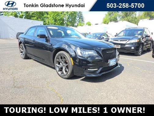 2022 Chrysler 300 Touring