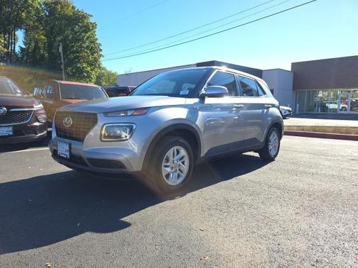 2024 Hyundai VENUE SE