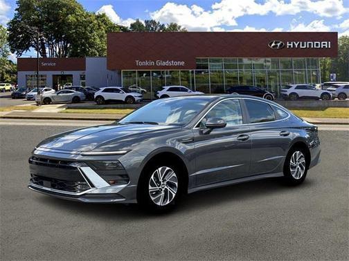2026 Hyundai SONATA Hybrid Base