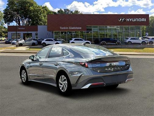 2026 Hyundai SONATA Hybrid Base