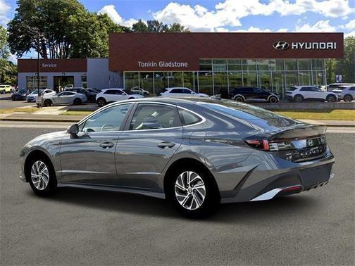 2026 Hyundai SONATA Hybrid Base