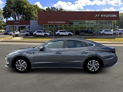 2026 Hyundai SONATA Hybrid Base