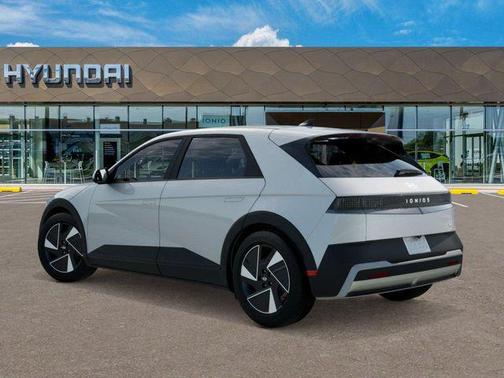 Atlas White 2026 Hyundai IONIQ 5 SEL