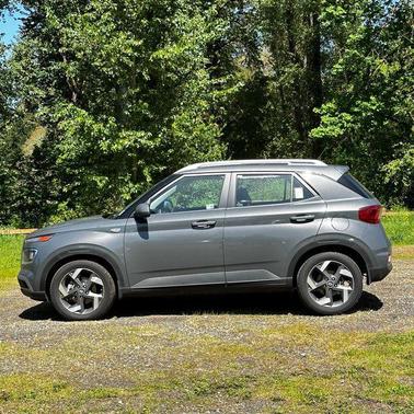 Ecotronic Gray 2025 Hyundai VENUE SEL