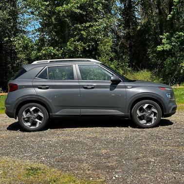 Ecotronic Gray 2025 Hyundai VENUE SEL