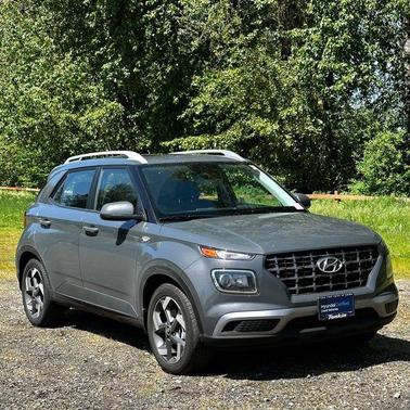 Ecotronic Gray 2025 Hyundai VENUE SEL