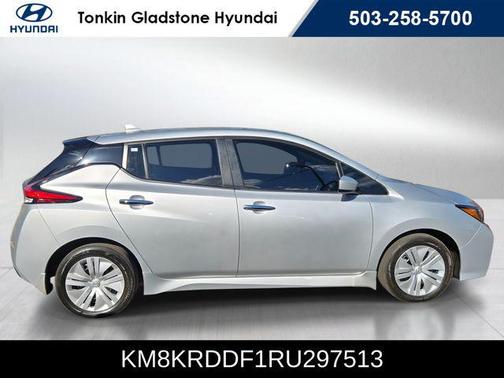Brilliant Silver Metallic 2025 Nissan Leaf S