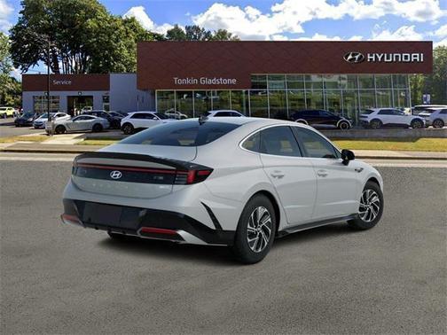 2026 Hyundai SONATA Hybrid Base