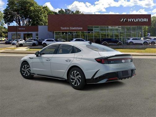 2026 Hyundai SONATA Hybrid Base