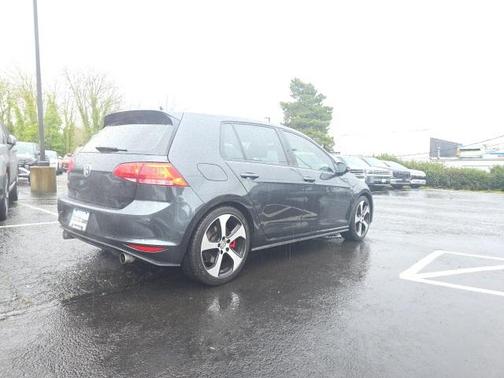 2017 Volkswagen Golf GTI 2.0T SE 4-Door