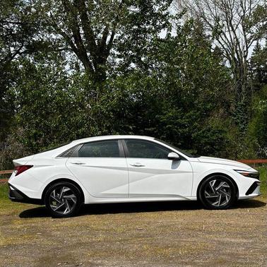 Serenity White 2025 Hyundai ELANTRA SEL