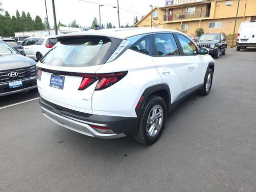 2025 Hyundai TUCSON SE