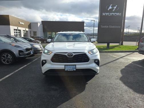 2021 Toyota Highlander LE