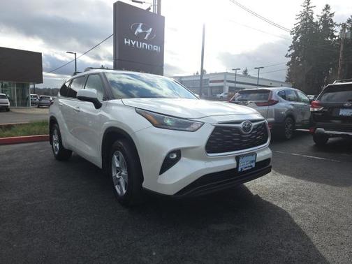 2021 Toyota Highlander LE