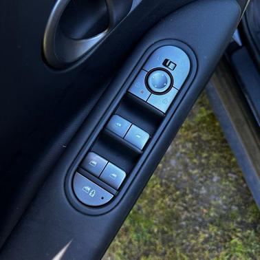 2025 Hyundai IONIQ 5 SE