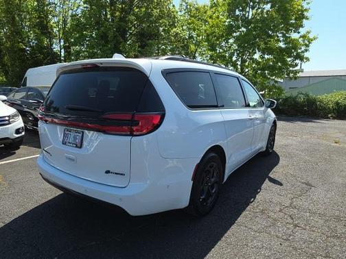 2021 Chrysler Pacifica Hybrid Limited