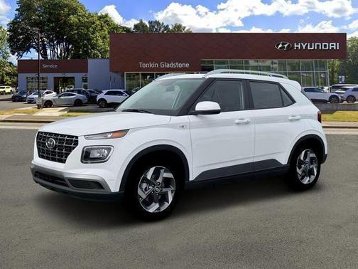 Lunar White 2026 Hyundai VENUE SEL