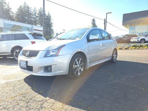 Brilliant Silver 2012 Nissan Sentra 2.0 SR