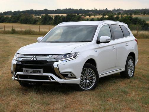 Black 2022 Mitsubishi Outlander SE