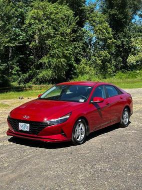 Scarlet Red Pearl 2023 Hyundai ELANTRA SE