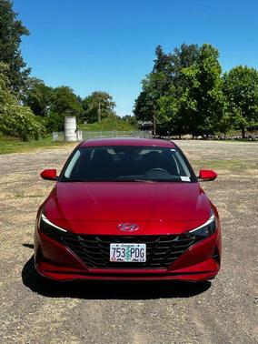 Scarlet Red Pearl 2023 Hyundai ELANTRA SE