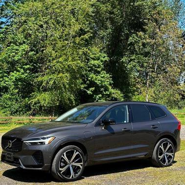 Platinum Grey Metallic 2024 Volvo XC60 Recharge Plug-In Hybrid T8 Ultimate Dark Theme