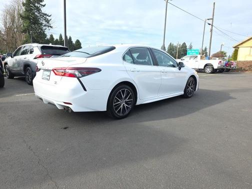 2021 Toyota Camry SE