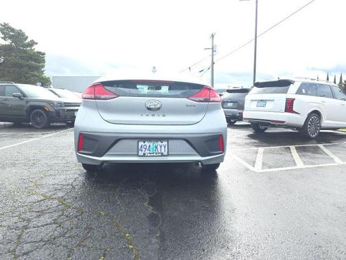2020 Hyundai IONIQ Hybrid SE