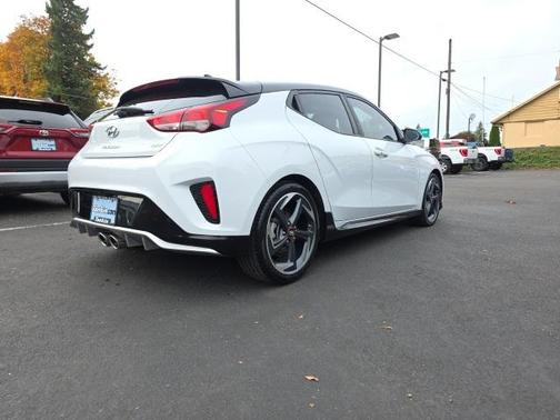 2020 Hyundai Veloster Base