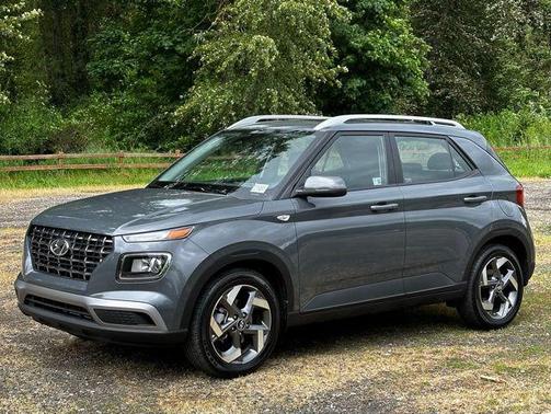 Ecotronic Gray 2025 Hyundai VENUE SEL