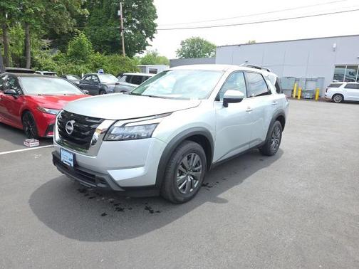2024 Nissan Pathfinder SV 4WD