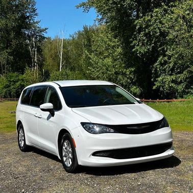Bright White Clearcoat 2023 Chrysler Voyager LX
