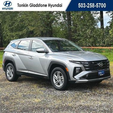 Shimmering Silver 2025 Hyundai TUCSON SE