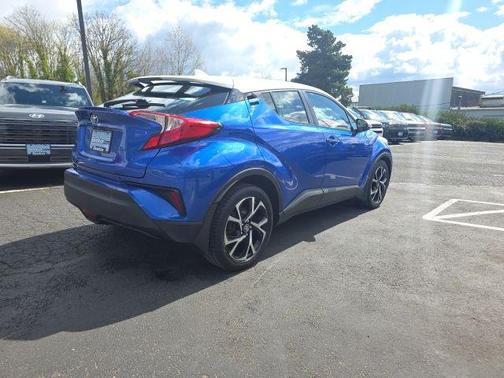 Iceberg/Blue Eclipse Metallic 2018 Toyota C-HR XLE Premium