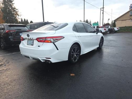 2019 Toyota Camry SE