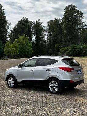 Diamond Silver 2013 Hyundai TUCSON GLS