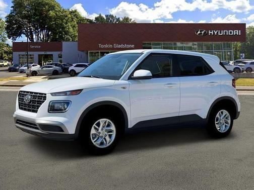 Lunar White 2026 Hyundai VENUE SE