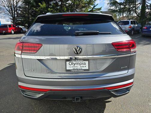Platinum Gray Metallic 2023 Volkswagen Atlas Cross Sport 3.6L V6 SE w/Technology