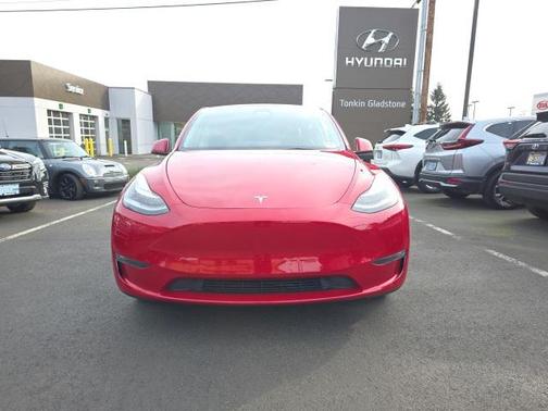 2022 Tesla Model Y Long Range Dual Motor All-Wheel Drive