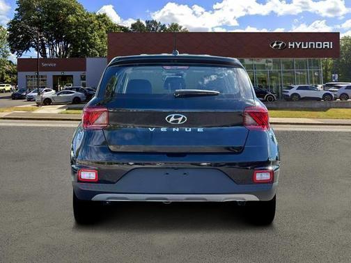 Onyx Black 2026 Hyundai VENUE SE