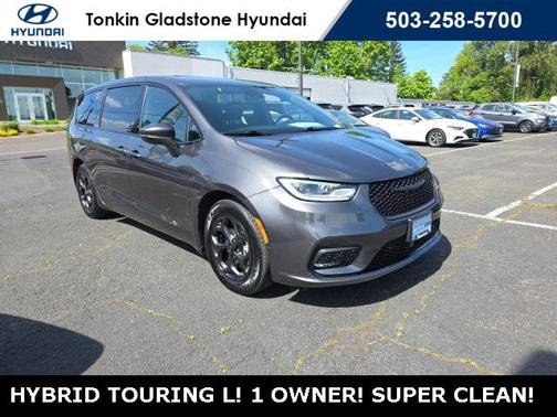 2022 Chrysler Pacifica Hybrid Touring L